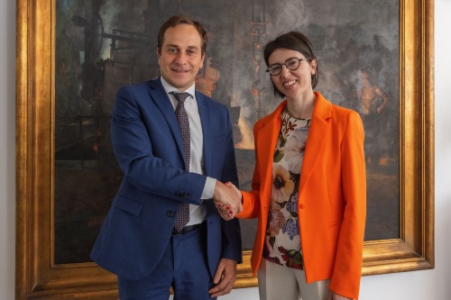 ABS Acciaierie e Danieli dongje de ASUFC: donazion par ricualificâ lis salis operatoriis e par instalâ un angjiograf tal Ospedâl di Udin