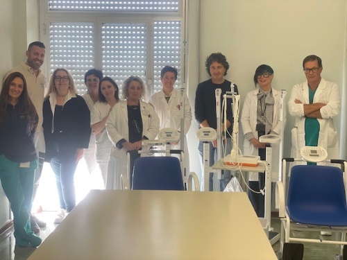 Donazion pe Medisine e la Dialisi-Nefrologjie dal Ospedâl di Tumieç