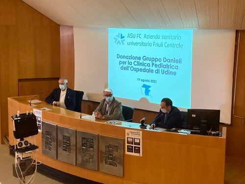 Spende der Gruppe Danieli für die Kinderklinik im Krankenhaus in Udine