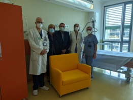 Donate due poltrone letto all'area cure palliative del dipartimento di oncologia di Udine