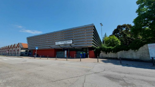 Die Impfstelle im Messegelaende oeffnet die Türen für außergewöhnliche Impfungen