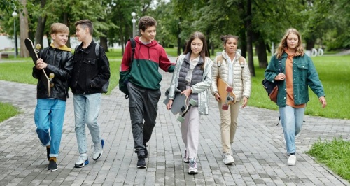 In viaç cun fîs adolessents: restìn conetûts