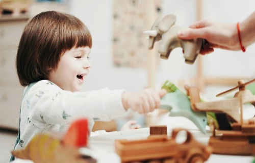 "Tuttintondo" - Incontri per bambini dai 10 ai 18 mesi e dai 19 ai 30 mesi e per i loro genitori (o altri accompagnatori)