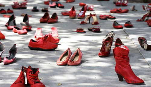 „Alarmstufe Rot zur Anerkennung  und Unterstützung von Opfern häuslicher und sexueller Gewalt”