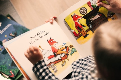 "Tra cjarecis e leturis... al timp dai natîfs digjitâi": iniziative de Pediatrie di Tumieç sabide ai 20 di Setembar