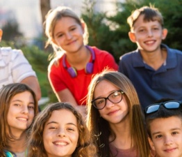 Poletne delavnice za mlade od 10 do 14 let: pobude v občinah Huminskega, Kanalske in Železne doline