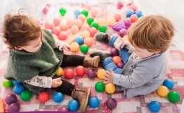 "Tuttintondo!" - incontri per bambini dai 12 ai 36 mesi e per i loro genitori