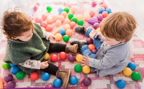 "Tuttintondo!" - incontri per bambini dai 12 ai 36 mesi e per i loro genitori